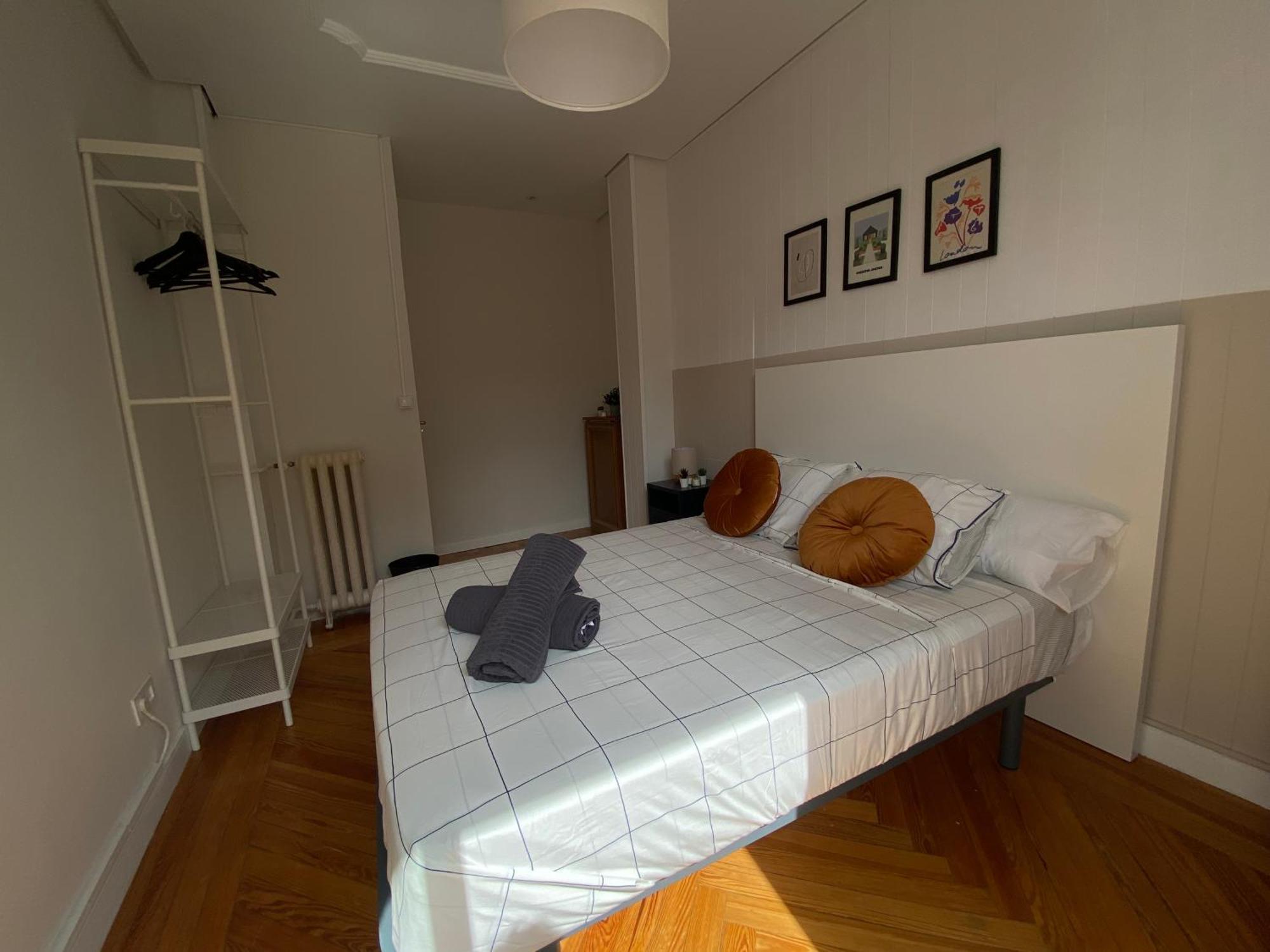 Santa Engracia Hostel *